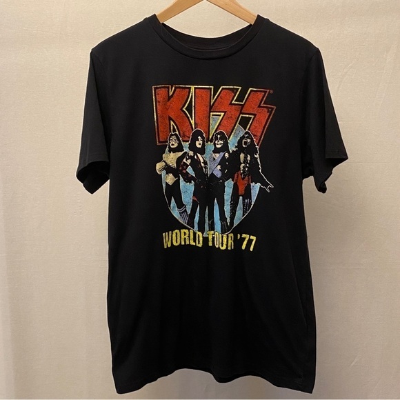 KISS T Shirt XL Women’s Band Graphic Tee Black World Tour ‘77 Rock T Shirt - Picture 5 of 6